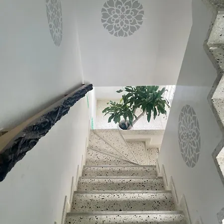 Almería Apt, Spacious Near Old Town *
