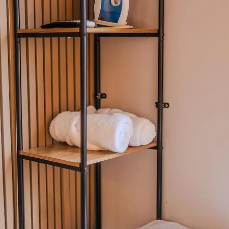 Almería Apt, Spacious Near Old Town